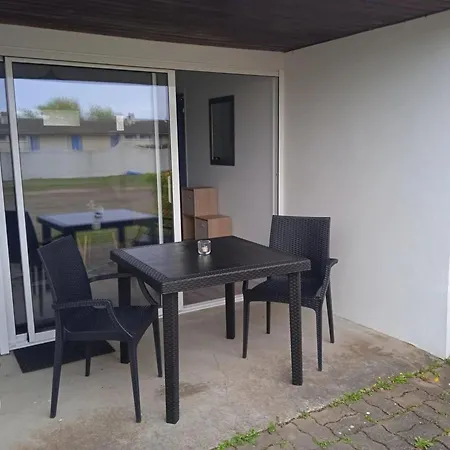 Prázdninový dům Cosy 2 Pers. Pres Des Plages Et Du Marais Poitevin, Avec Terrasse Couverte - Inclus - Fr-1-426-550 *