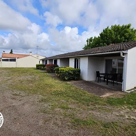 Prázdninový dům Cosy 2 Pers. Pres Des Plages Et Du Marais Poitevin, Avec Terrasse Couverte - Inclus - Fr-1-426-550